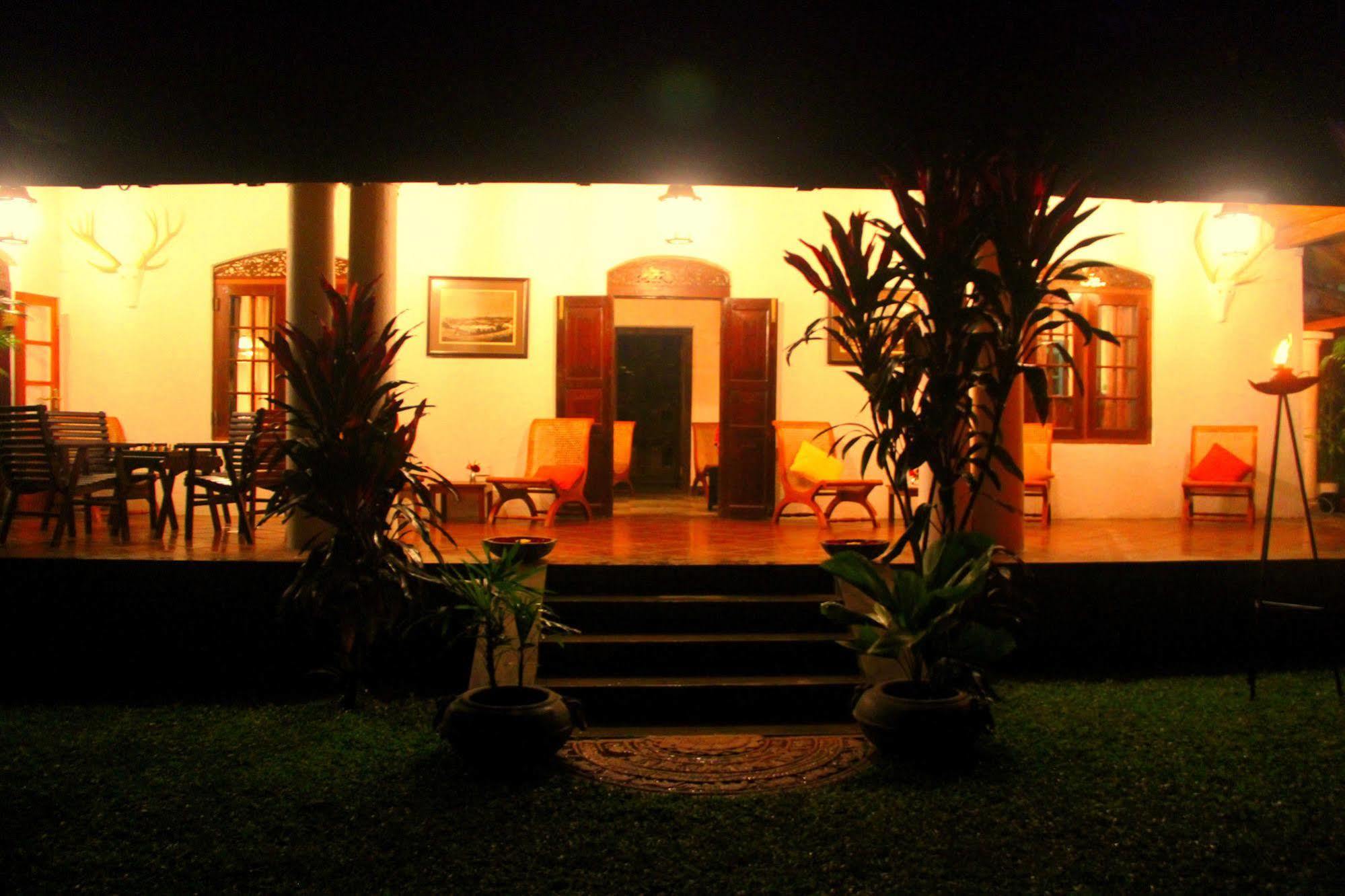 Athulya Villas Kandy Exterior photo